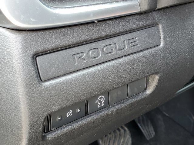 Used 2024 Nissan Rogue S AWD/4WD image 7