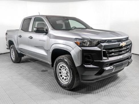 Used 2023 Chevrolet Colorado W/T image 11