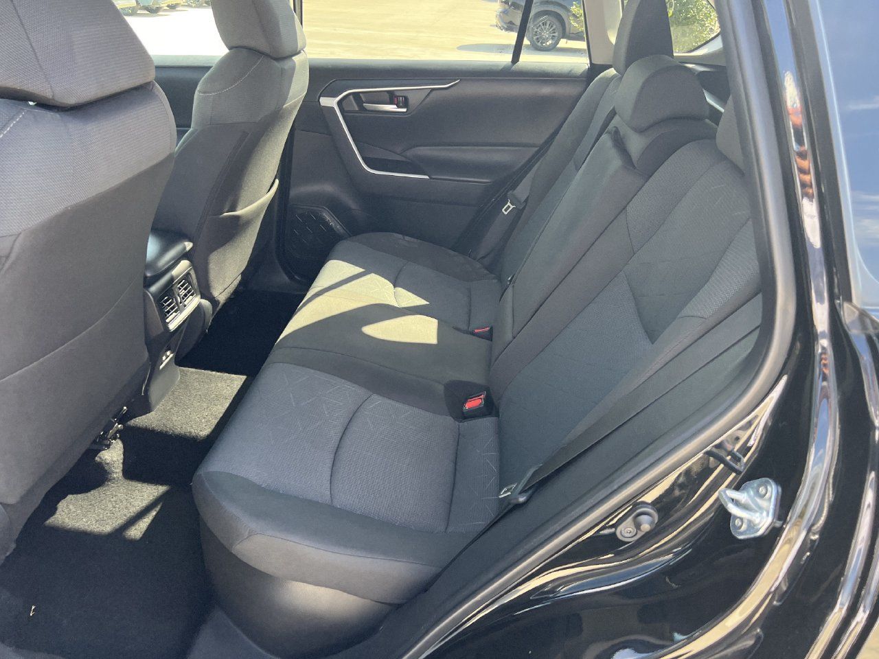 Used 2025 Toyota RAV4 XLE AWD/4WD image 10