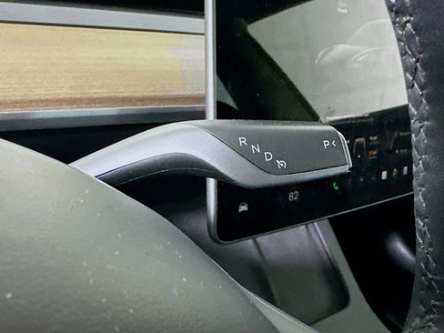 Used 2023 Tesla Model 3 Standard Range image 32