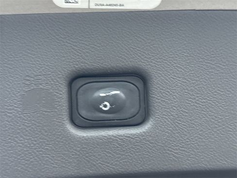 Used 2019 Lincoln Nautilus Reserve image 16