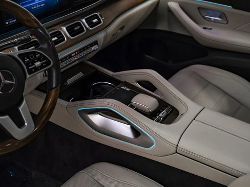 Used 2020 Mercedes-Benz GLS 580 4MATIC image 18