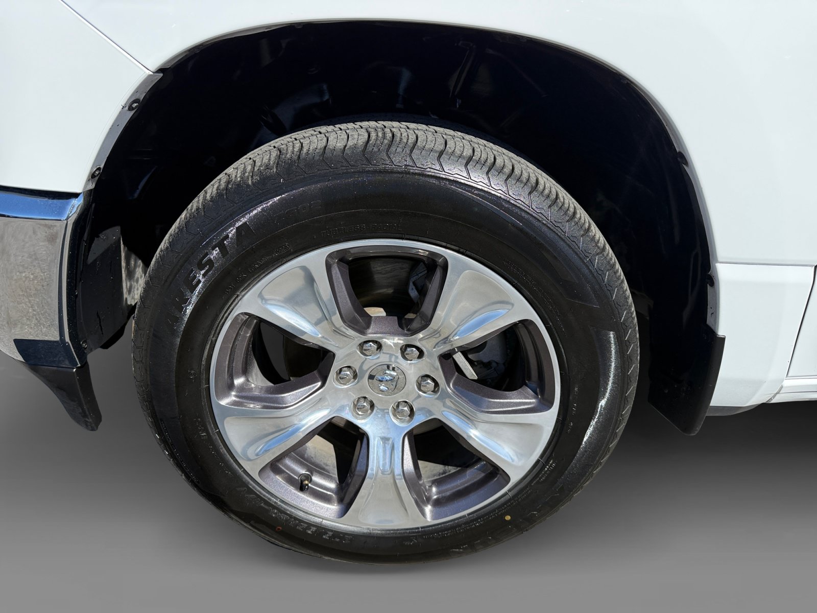 Used 2024 RAM 1500 Laramie RWD image 9