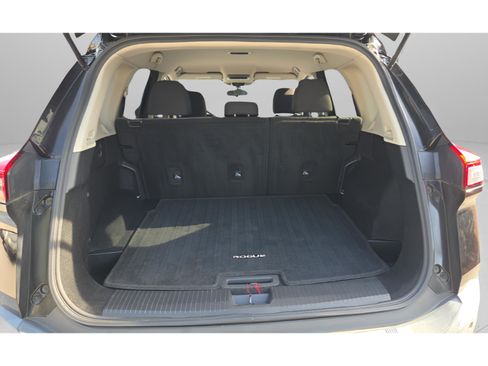 Used 2021 Nissan Rogue SV FWD image 13