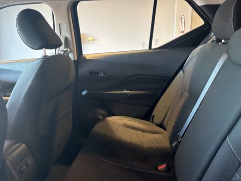 Used 2021 Nissan Kicks SV image 14