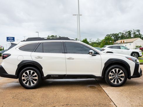 Used 2024 Subaru Outback Touring AWD/4WD image 19