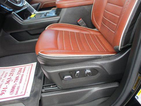 Used 2025 GMC Sierra 2500 Denali Ultimate image 18