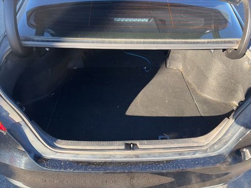 Used 2019 Toyota Camry SE image 10