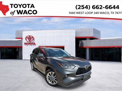 Used 2024 Toyota Highlander Limited image 1