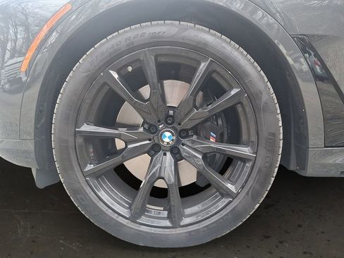 Certified 2024 BMW X7 xDrive40i w/ M Sport Package image 9
