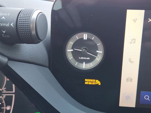 Used 2024 Lexus ES 350 350 Luxury w/ Technology Package image 12