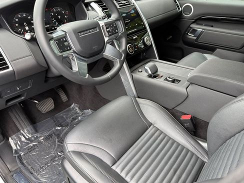 Certified 2025 Land Rover Discovery S AWD/4WD image 4