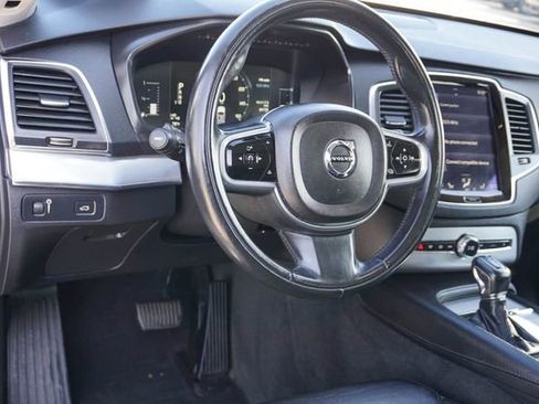 Used 2018 Volvo XC90 T5 Momentum w/ Convenience Package FWD image 13