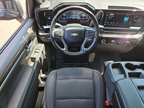 Used 2023 Chevrolet Silverado 1500 LT AWD/4WD image 11