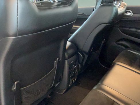 Used 2021 Jeep Grand Cherokee Laredo X RWD image 30
