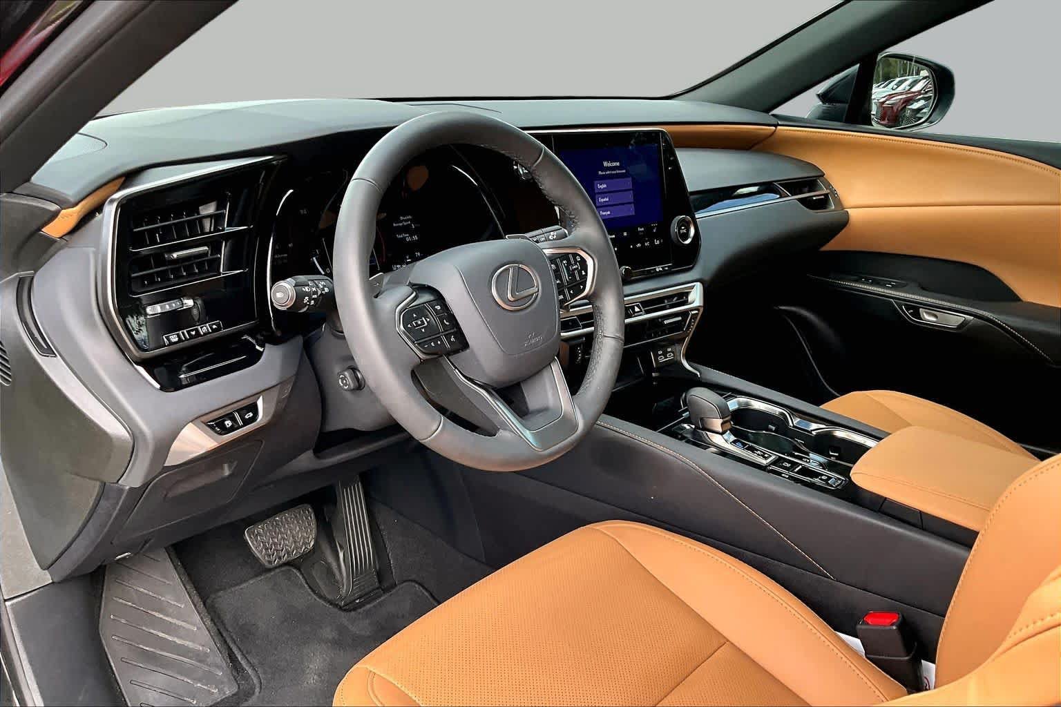 Used 2025 Lexus RX 350 FWD w/ Technology Package image 18