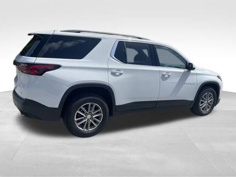 Used 2023 Chevrolet Traverse LT FWD image 4