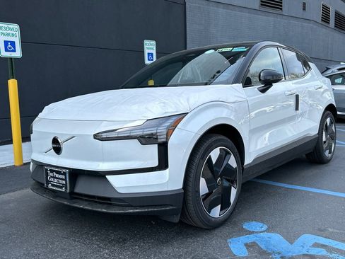 New 2026 Volvo EX30 Plus w/ Climate Package AWD/4WD image 5