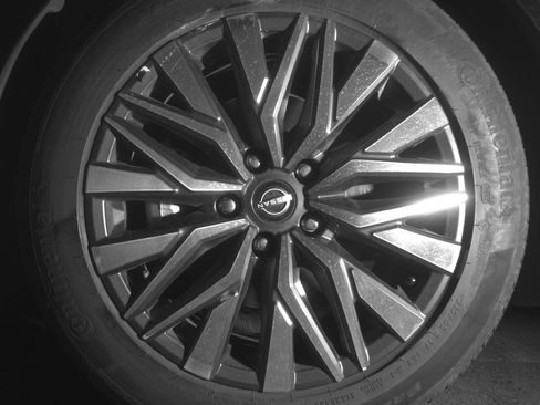 Used 2025 Nissan Altima 2.5 SV FWD image 12