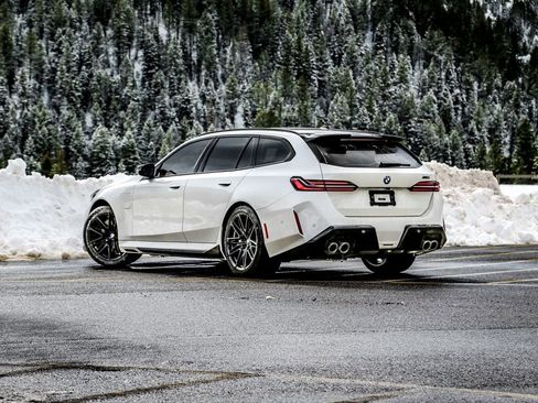 New 2026 BMW M5 Touring image 6