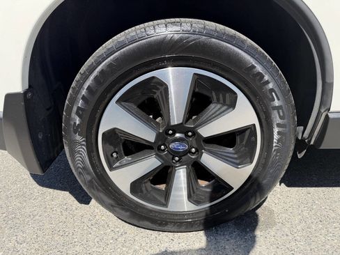 Used 2017 Subaru Forester 2.5i Premium AWD/4WD image 14