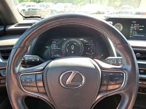 Used 2019 Lexus UX 250h w/ Premium Package AWD/4WD image 22