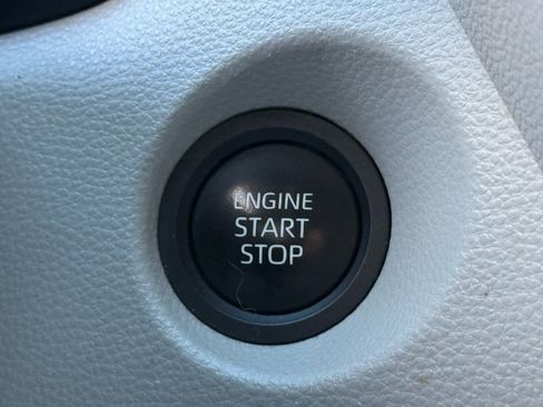 Used 2024 Toyota Corolla Cross LE image 15