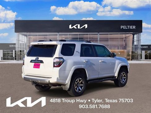 Used 2017 Toyota 4Runner TRD Off-Road Premium AWD/4WD image 6