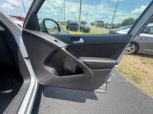 Used 2016 Volkswagen Tiguan S FWD image 22