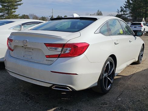 Used 2018 Honda Accord Sport image 3