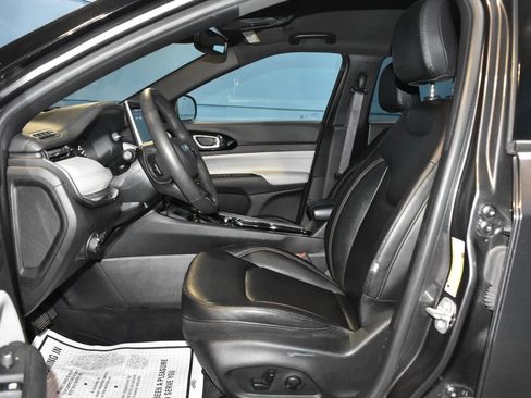 Used 2024 Jeep Compass Limited image 6