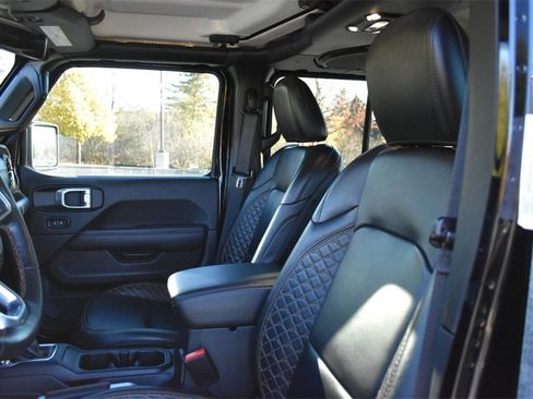 Used 2022 Jeep Wrangler Unlimited Sahara image 14