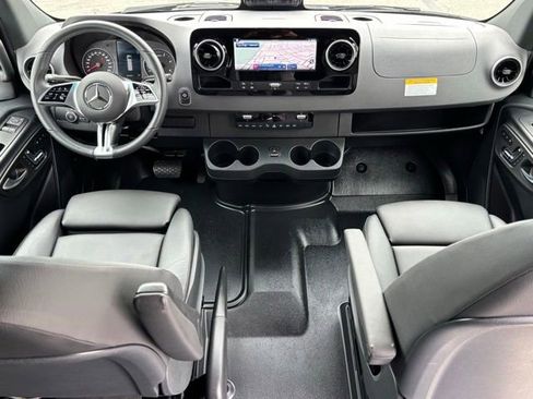 Used 2025 Mercedes-Benz Sprinter 3500 image 15