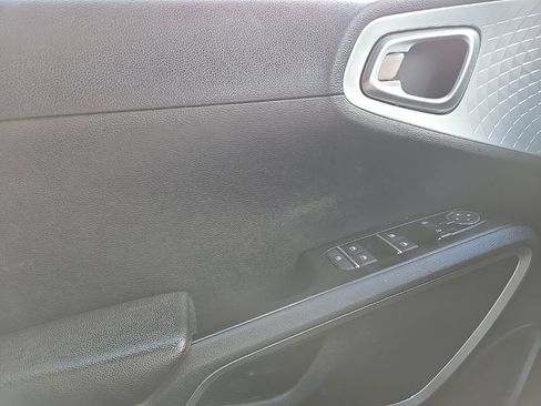 Used 2021 Kia Soul LX FWD image 15