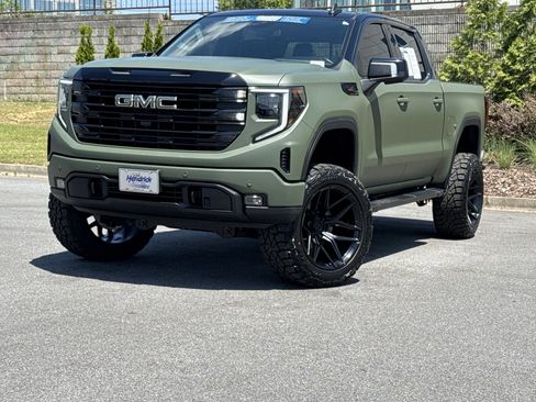 Used 2024 GMC Sierra 1500 Elevation w/ Elevation Premium Package image 5