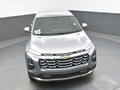 Used 2025 Chevrolet Equinox LT FWD image 32