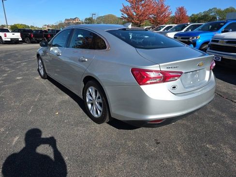 Used 2022 Chevrolet Malibu LT image 3