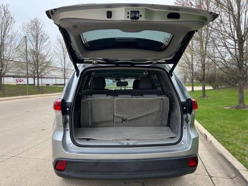 Used 2019 Toyota Highlander Plus image 12