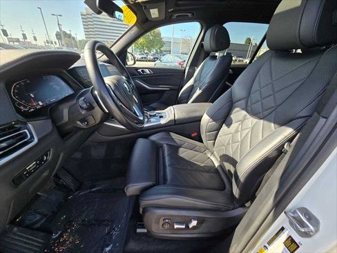 Used 2023 BMW X5 xDrive40i w/ Parking Assistance Package AWD/4WD image 21