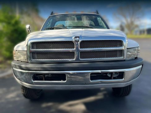 Used 2001 Dodge Ram 3500 Truck 2WD Regular Cab image 4