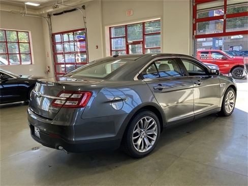 Used 2018 Ford Taurus Limited image 7