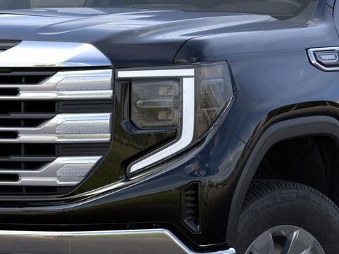 New 2026 GMC Sierra 1500 SLE image 10