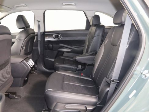 Used 2025 Kia Sorento EX image 52