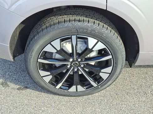 New 2026 Volvo XC60 B5 Plus w/ Protection Package Premier AWD/4WD image 5