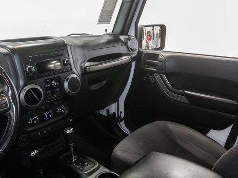 Used 2016 Jeep Wrangler Unlimited Sport w/ Quick Order Package 24S AWD/4WD image 11