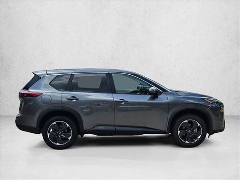 Used 2024 Nissan Rogue SV FWD image 4