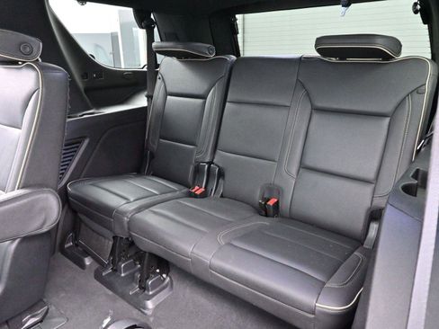 Used 2023 GMC Yukon SLT w/ SLT Premium Package image 31