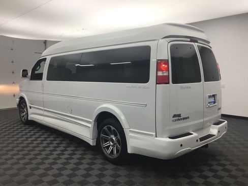 Used 2020 GMC Savana 2500 Extended w/ Enhanced Convenience Package image 12