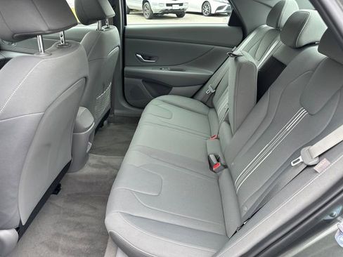 Used 2025 Hyundai Elantra SEL FWD image 18