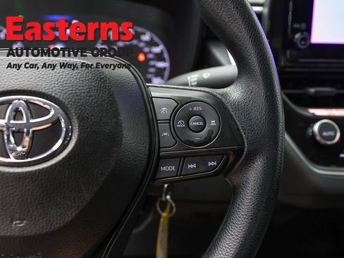 Used 2025 Toyota Corolla LE FWD image 15